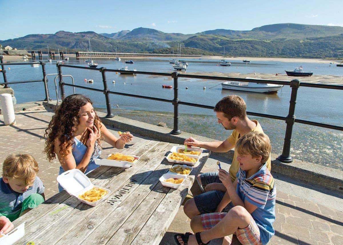 Barmouth Bay Holiday Park Llanddwywe Екстер'єр фото